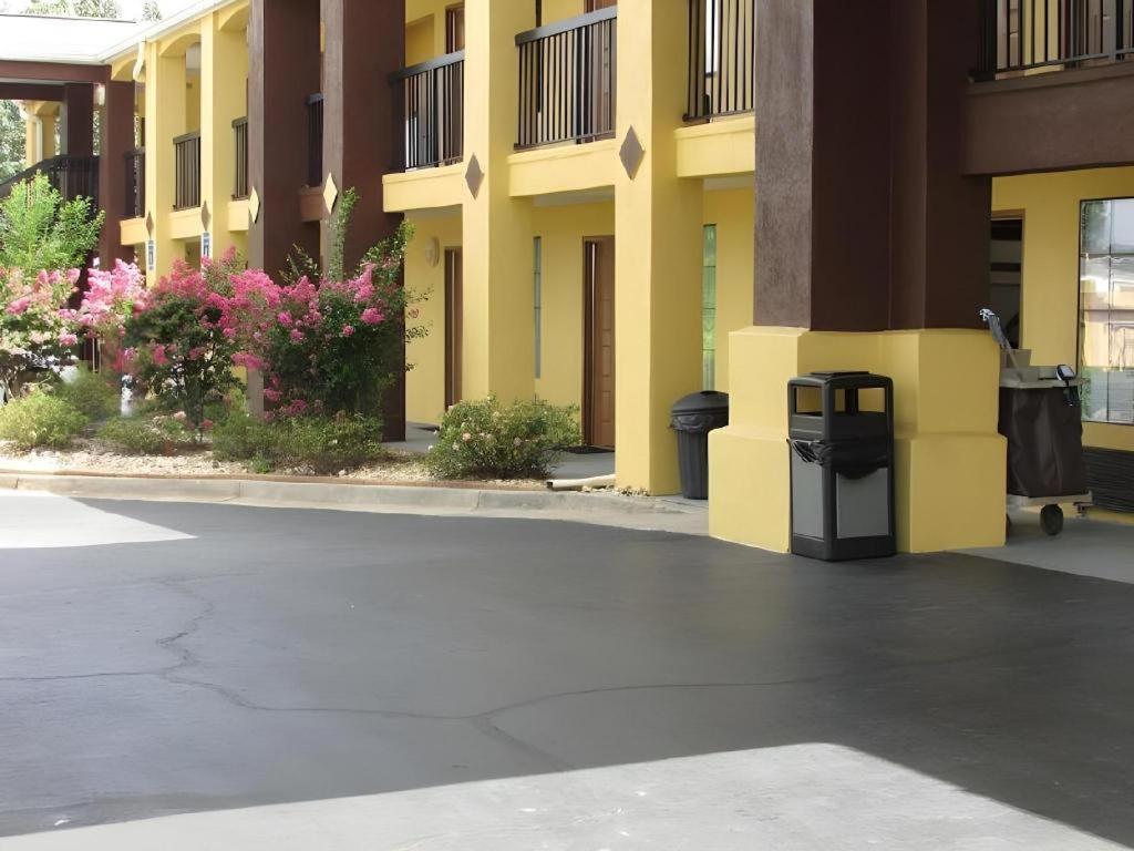 Days Inn & Suites By Wyndham Fort Valley Exterior foto